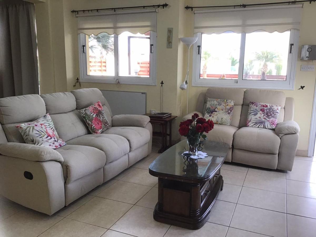 Carolyn Villa Is A Luxury 4-Bedroom Villa With Private Pool In Ayia Napa Bagian luar foto