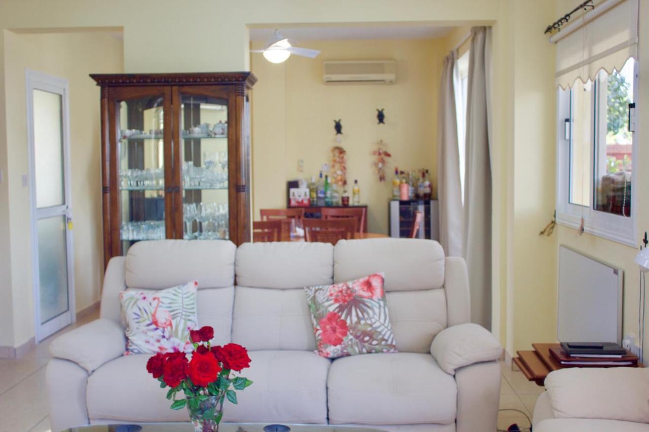 Carolyn Villa Is A Luxury 4-Bedroom Villa With Private Pool In Ayia Napa Bagian luar foto