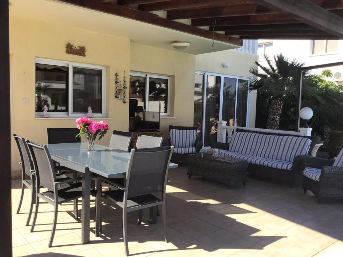 Carolyn Villa Is A Luxury 4-Bedroom Villa With Private Pool In Ayia Napa Bagian luar foto